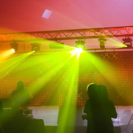 Zwischen Party und Spiritualität